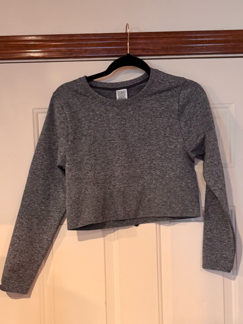 PINK Victoria's Secret Gray Heather Cropped Long-Sleeve Top